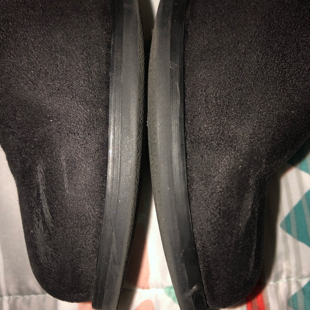 Black Ankle Bootie, Size 8 - Picture 2 of 2